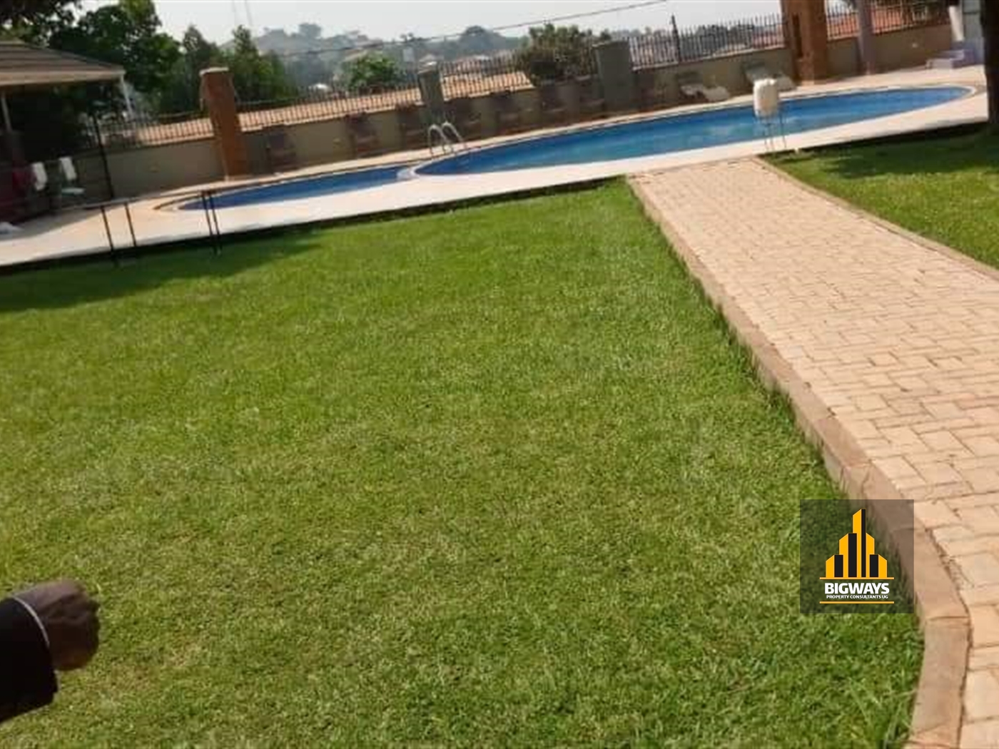 Mansion for sale in Lubowa Wakiso