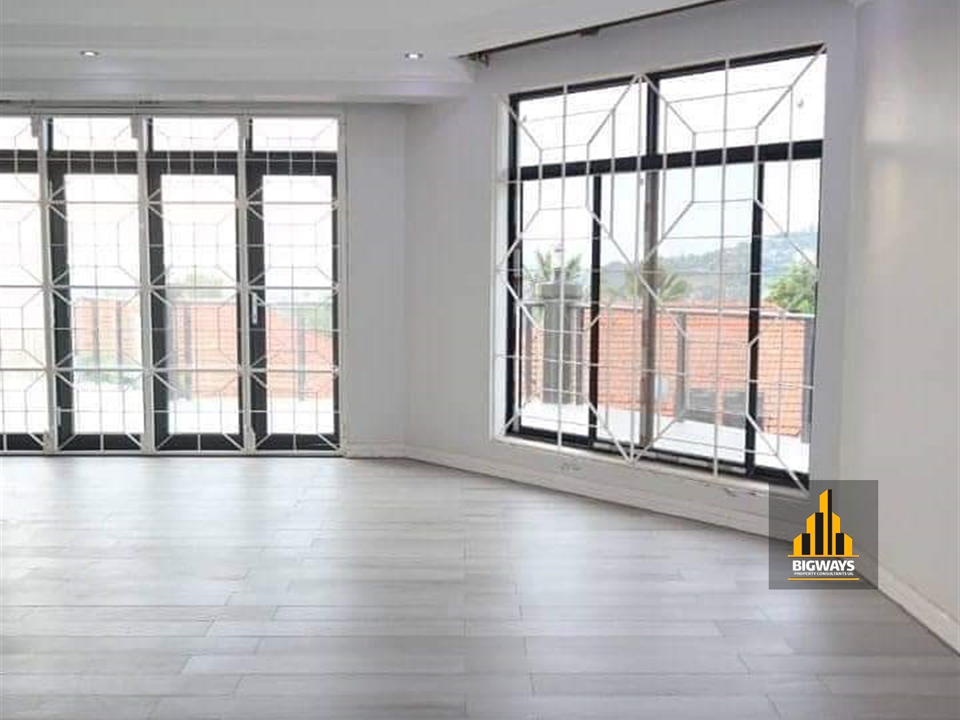 Mansion for sale in Mutungo Kampala