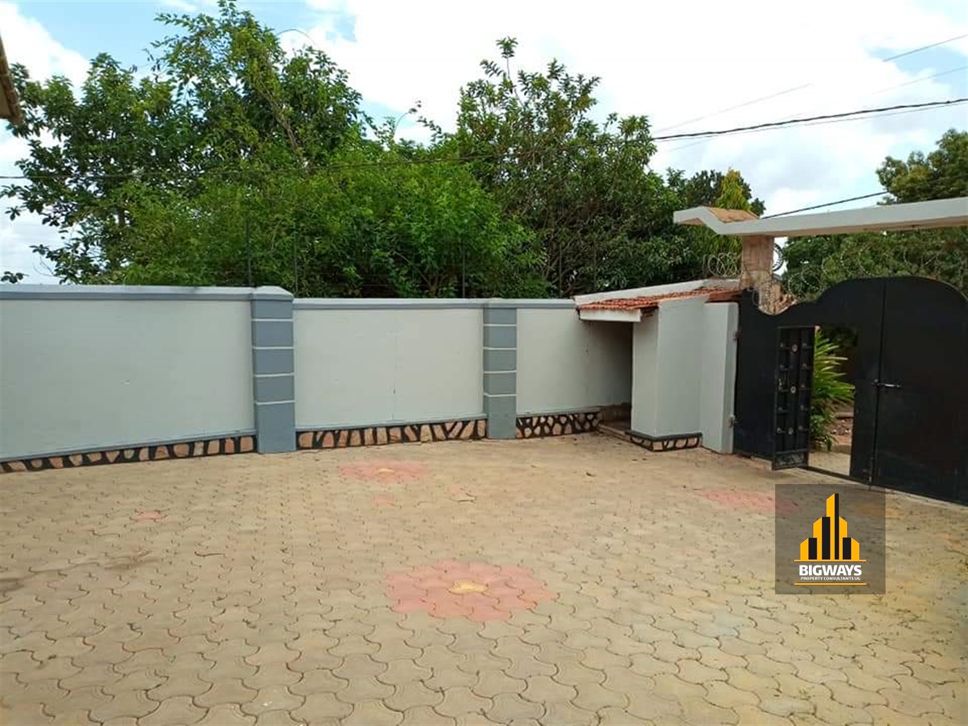 Bungalow for rent in Kyanja Kampala