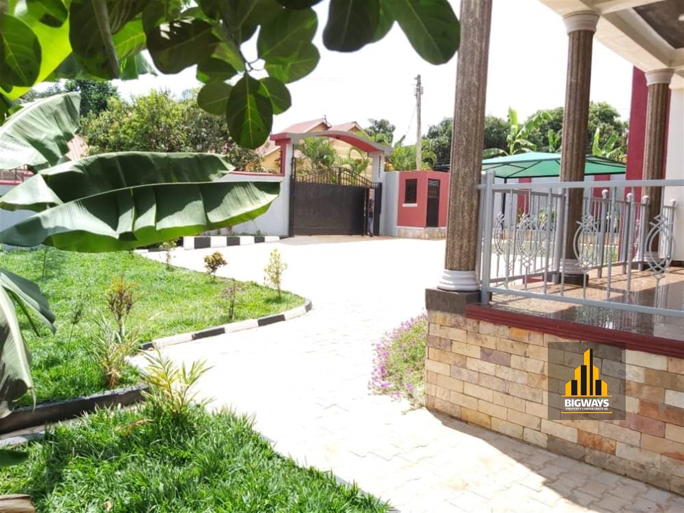 Storeyed house for sale in Kitende Wakiso