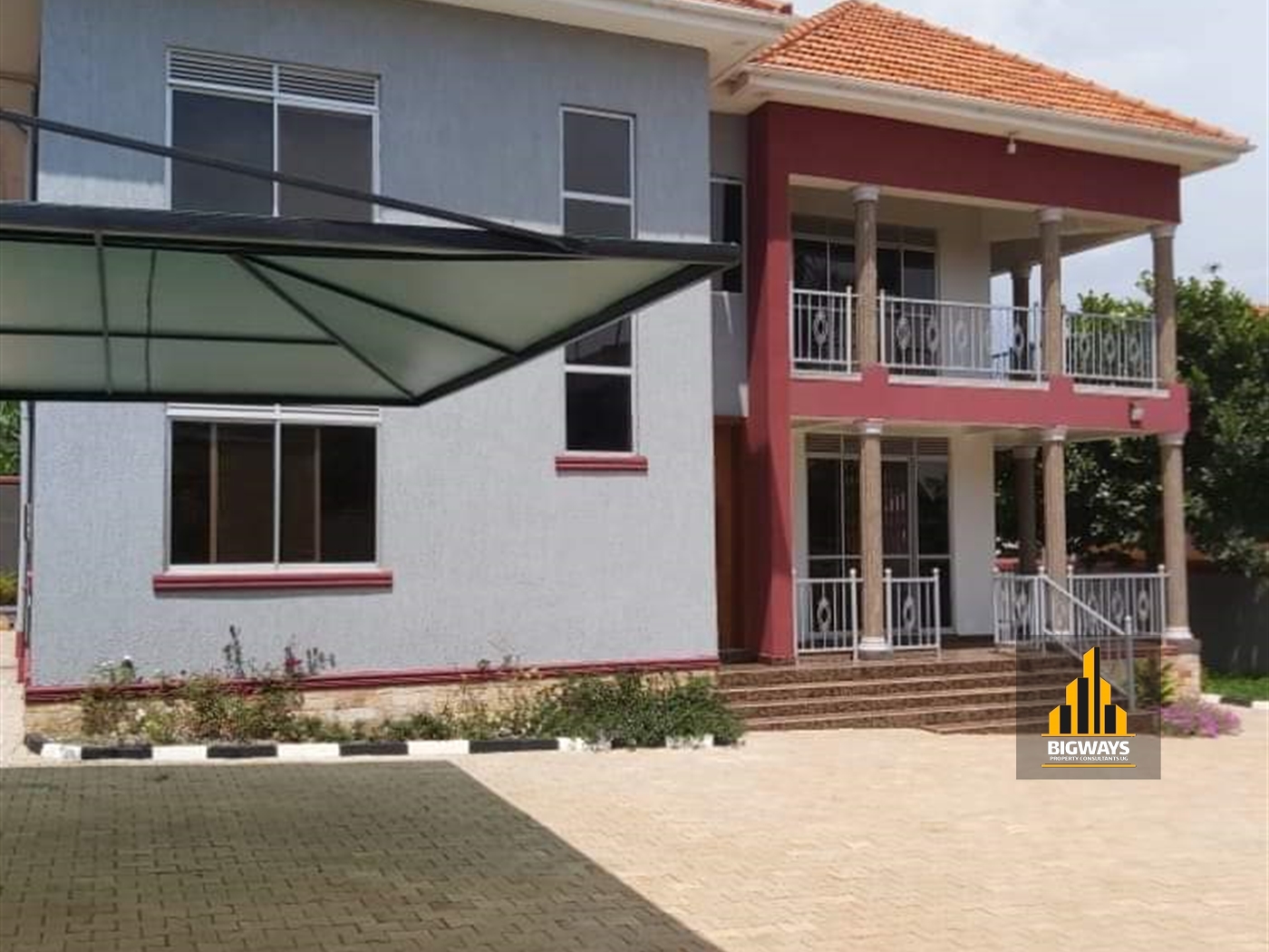 Storeyed house for sale in Kitende Wakiso