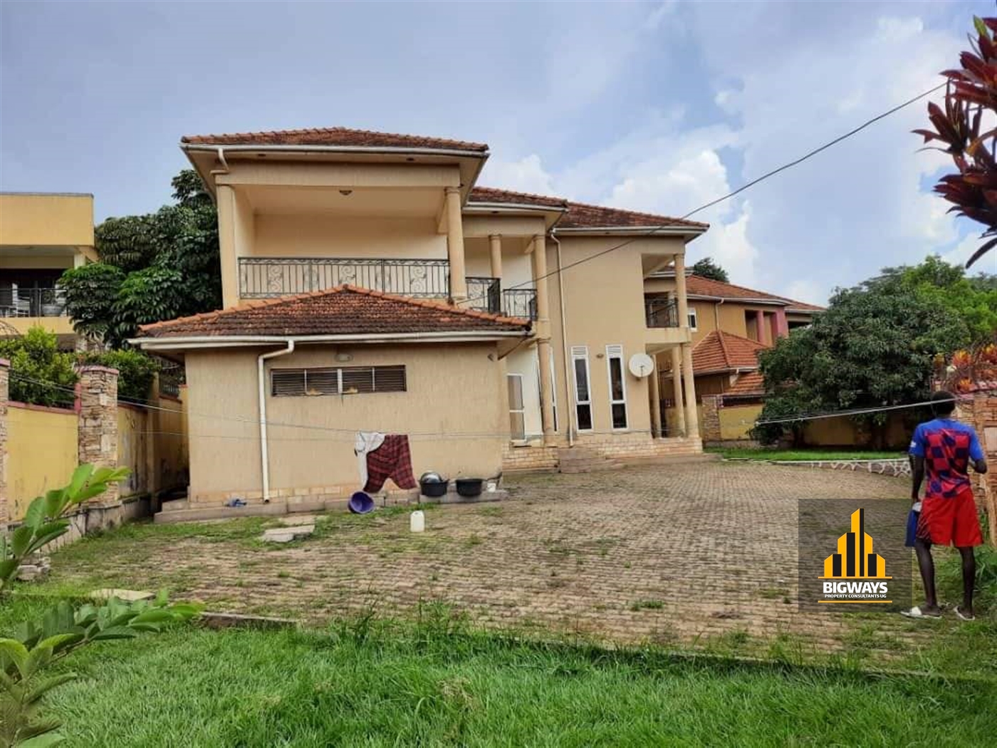 Storeyed house for sale in Munyonyo Kampala