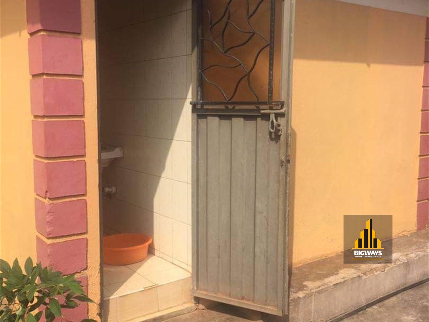 Bungalow for sale in Kiwaatule Kampala