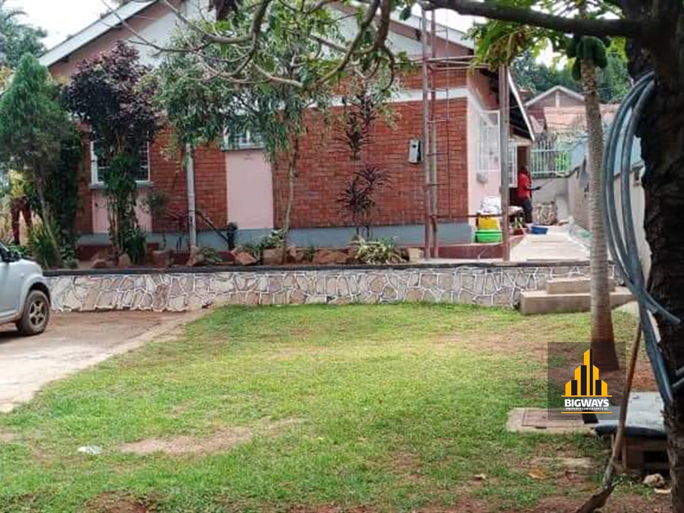 Bungalow for sale in Kamwokya Kampala