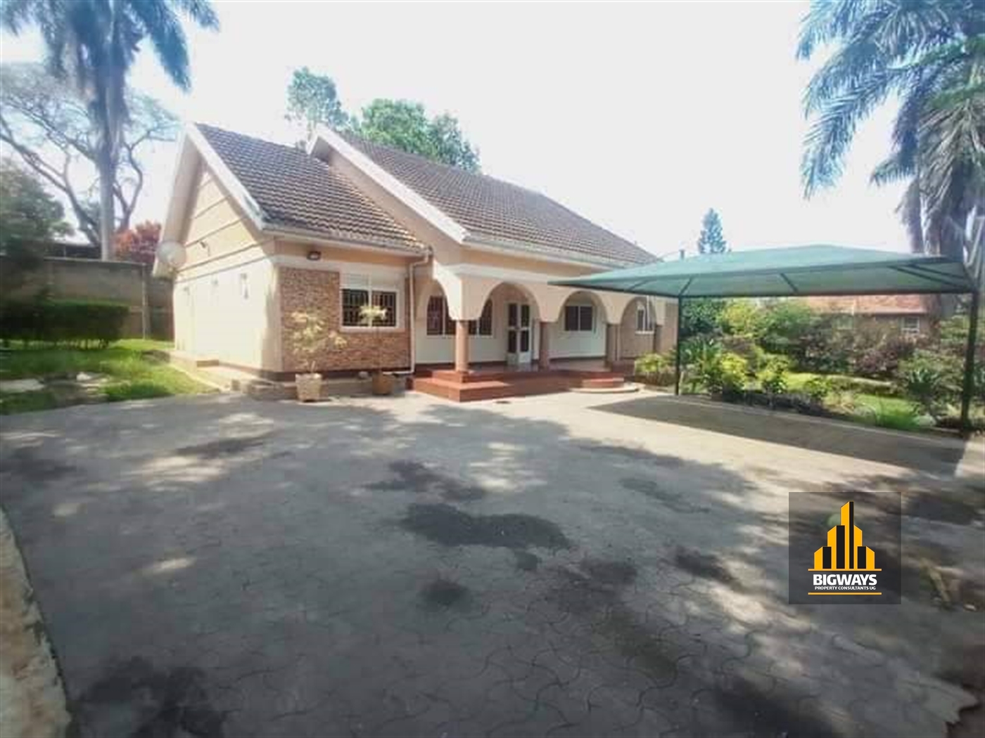 Bungalow for sale in Muyenga Kampala