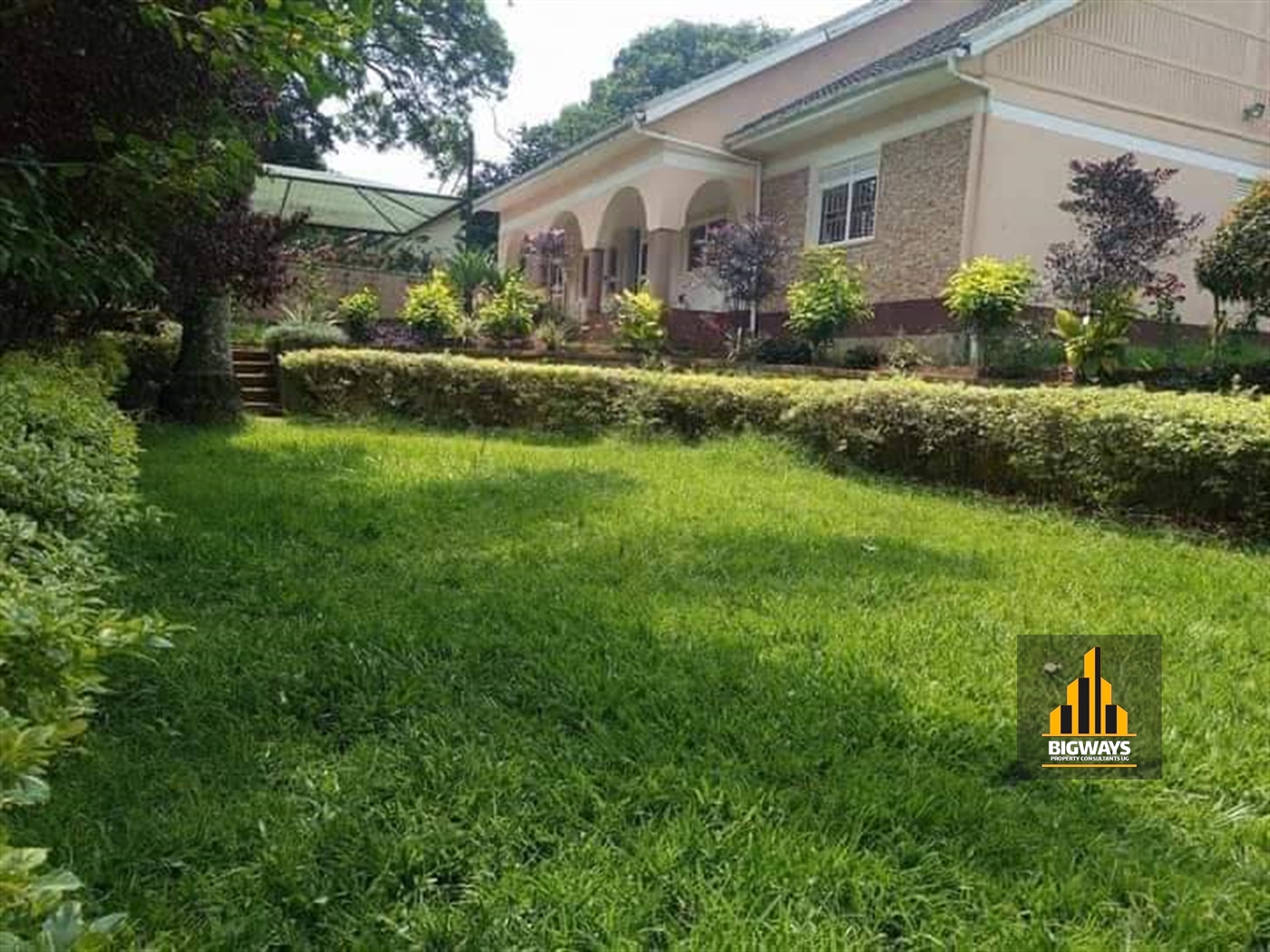 Bungalow for sale in Muyenga Kampala