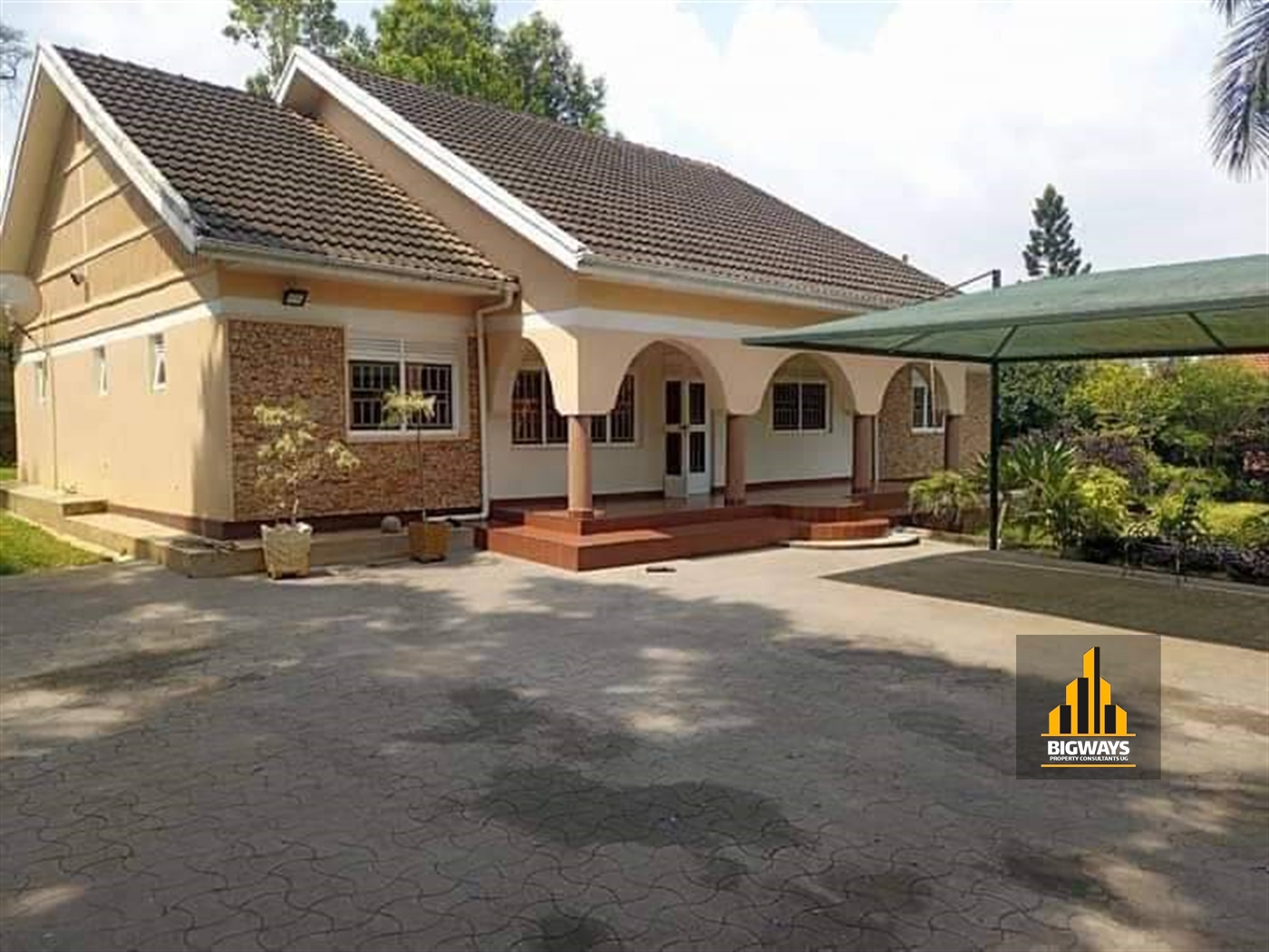 Bungalow for sale in Muyenga Kampala