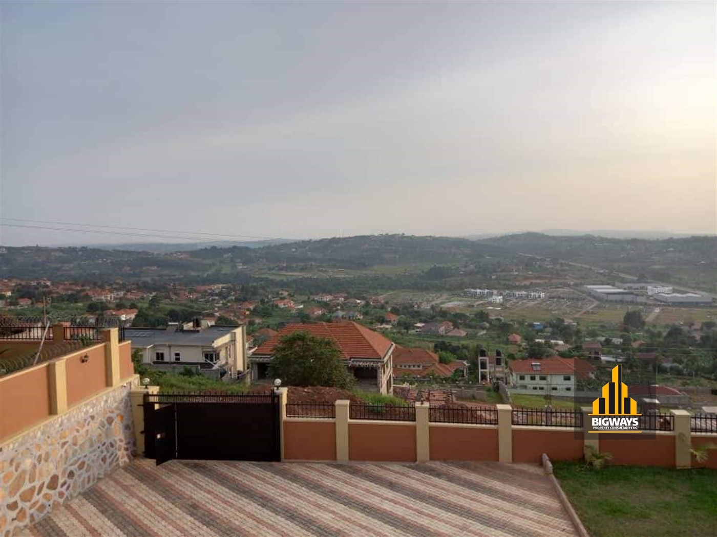 Mansion for sale in Akright Wakiso