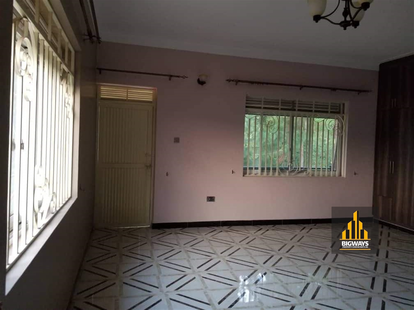 Mansion for sale in Bwebajja Wakiso