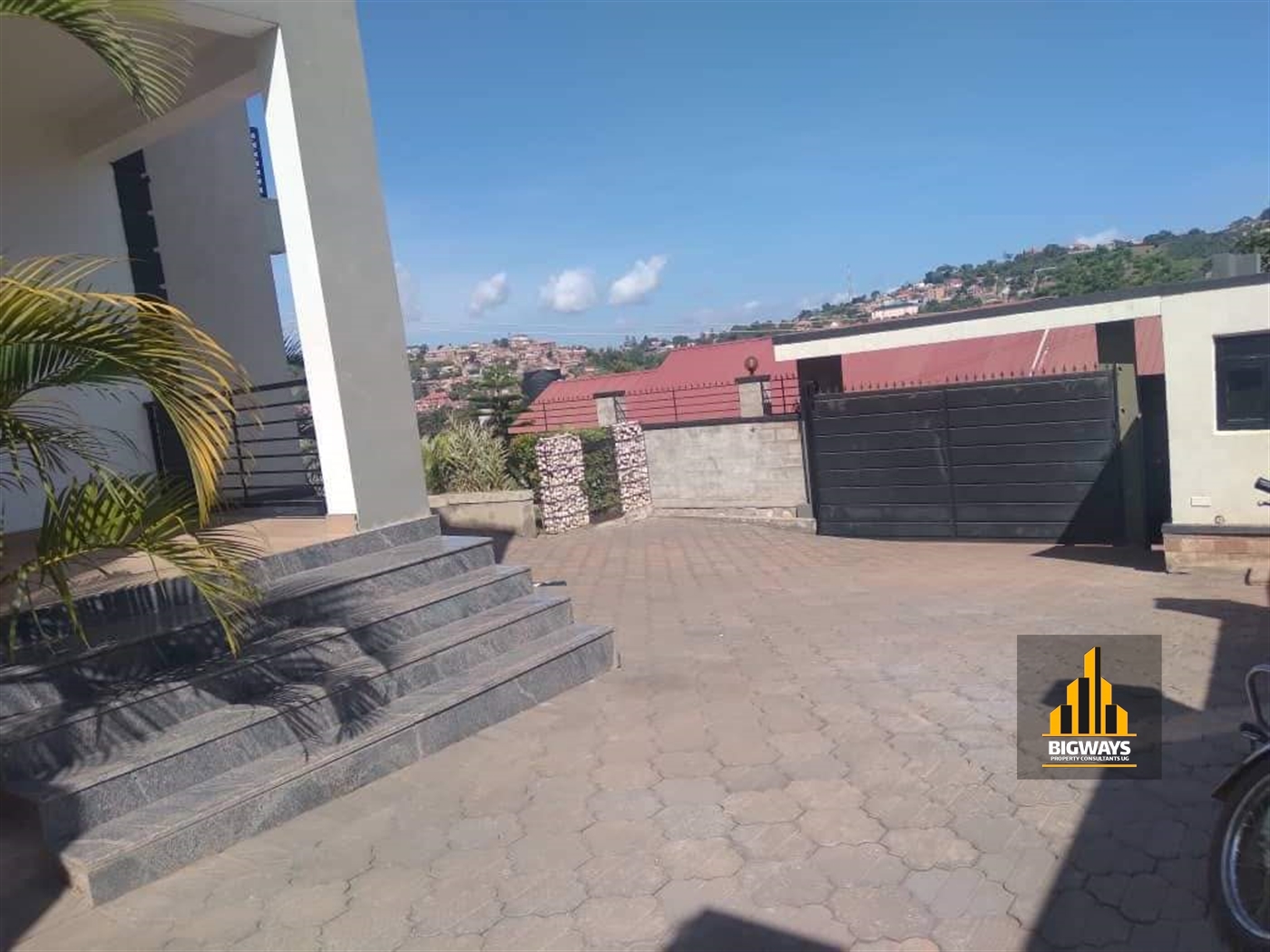 Storeyed house for sale in Seguku Wakiso