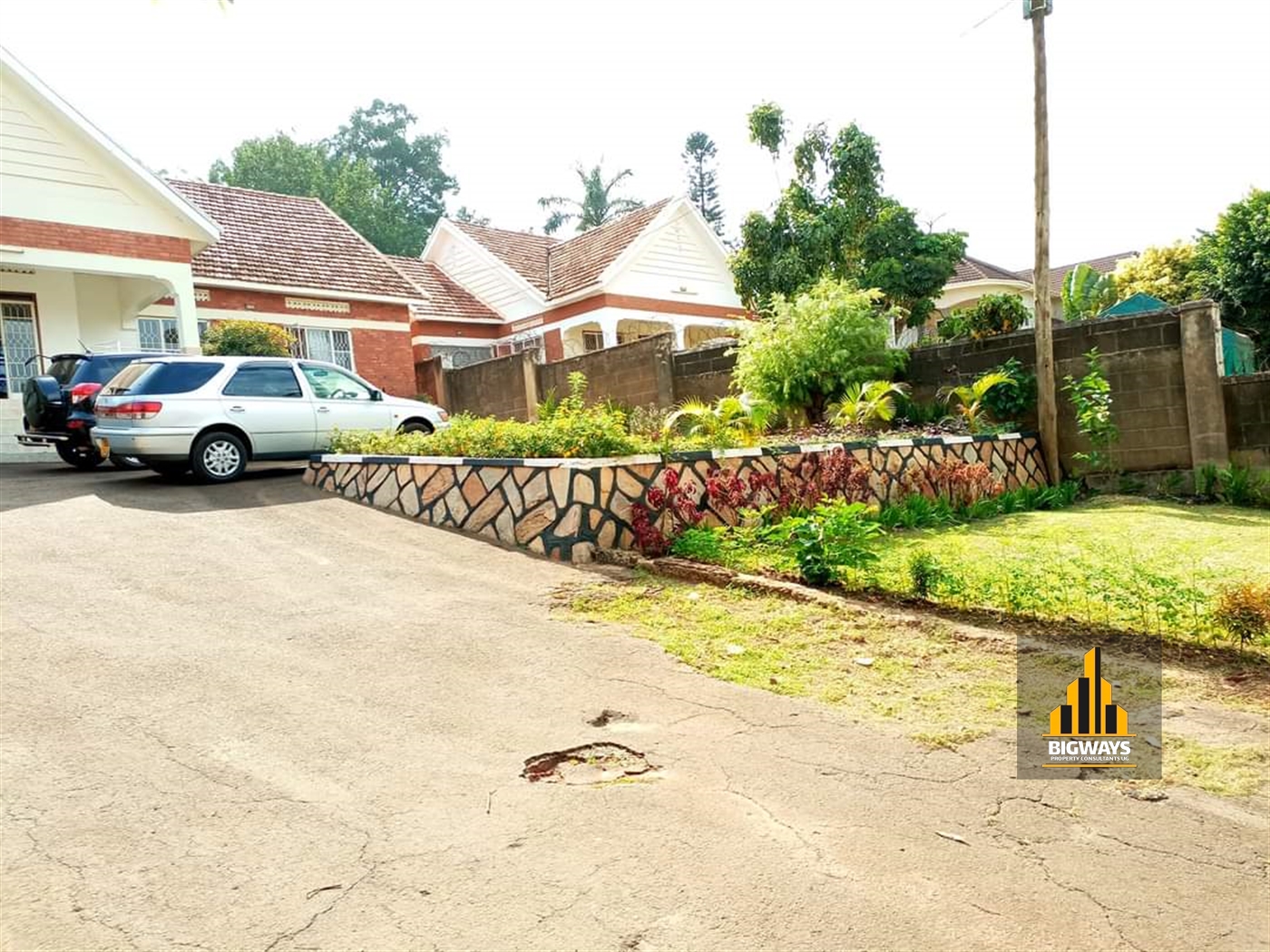 Bungalow for sale in Naguru Kampala