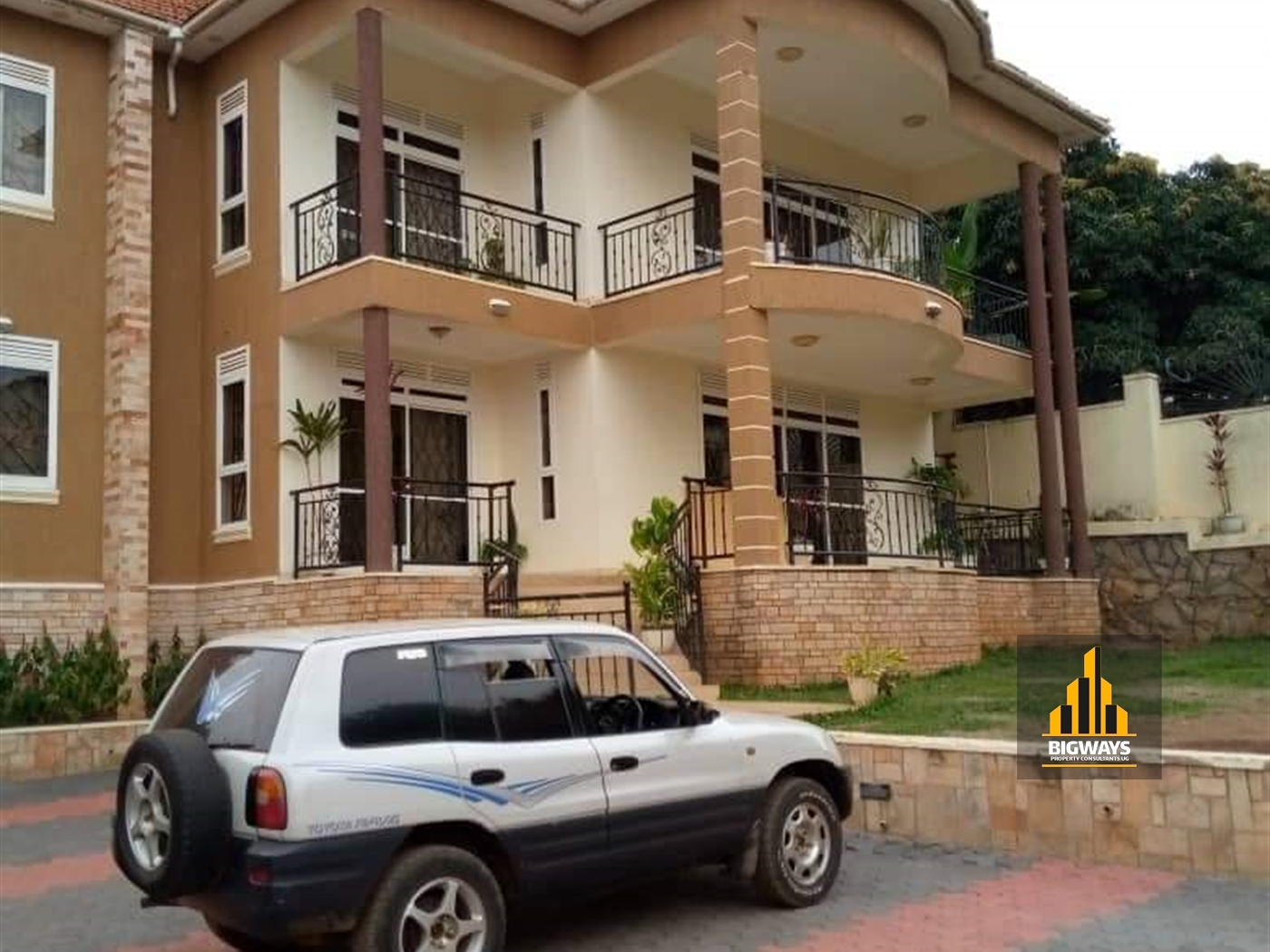 Mansion for sale in Munyonyo Kampala