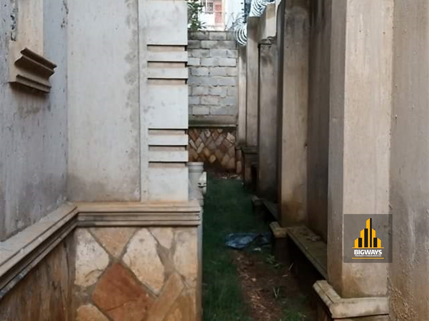 Shell House for sale in Kyaliwajjala Wakiso