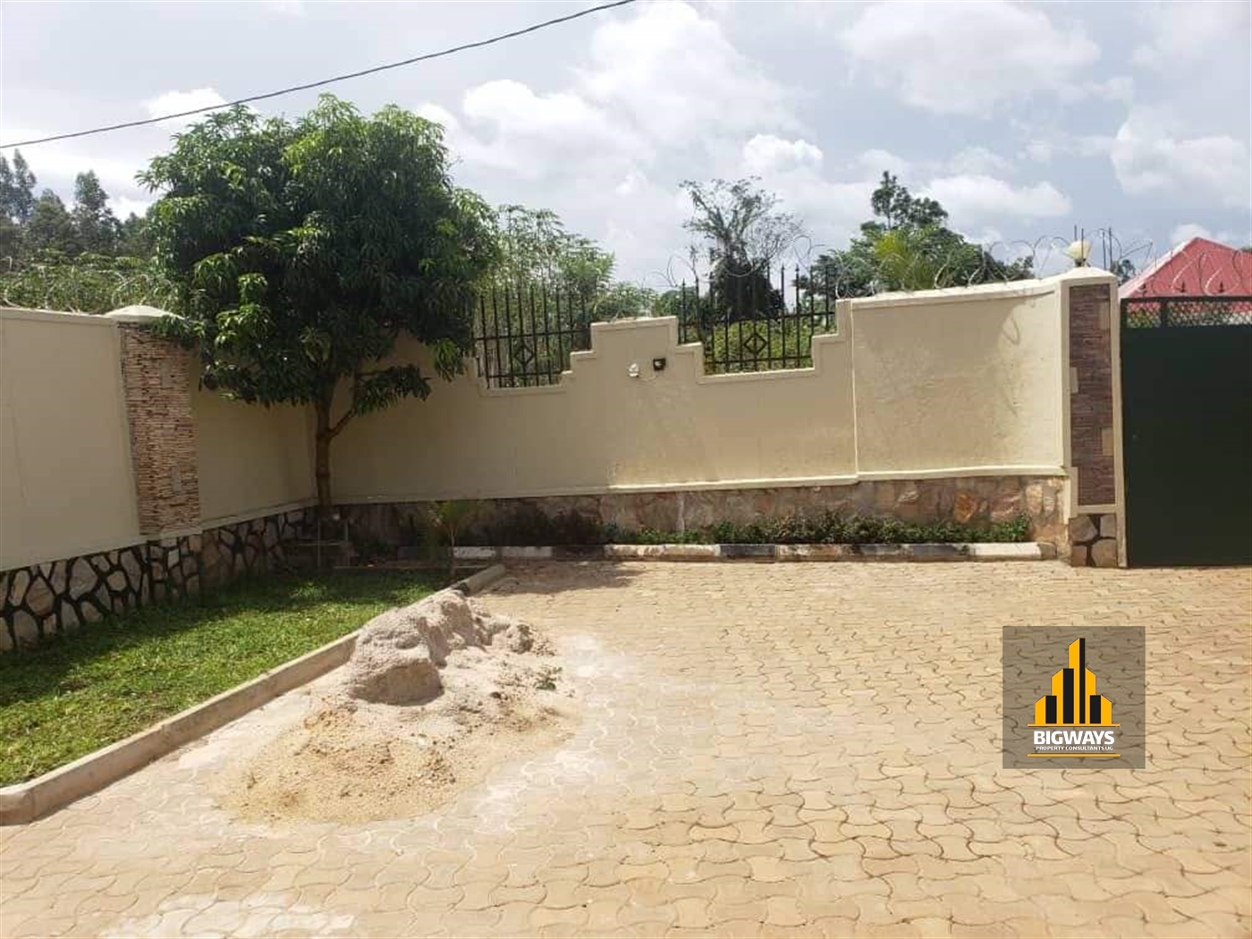 Bungalow for sale in Njerere Mukono