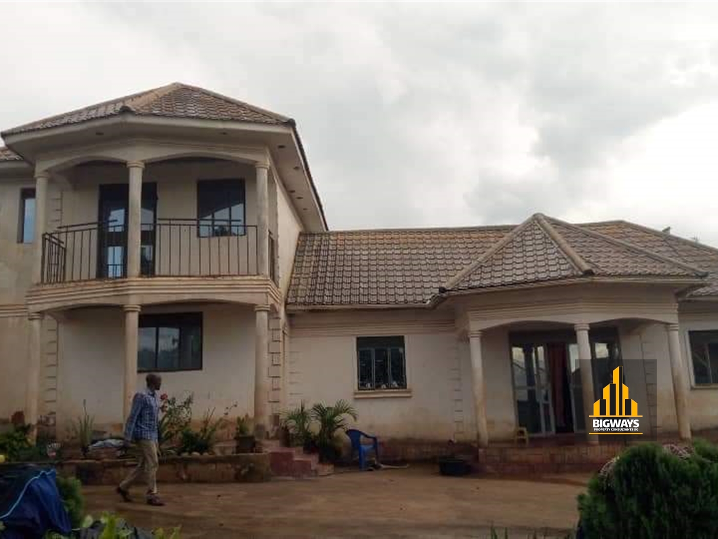 Storeyed house for sale in Kiwenda Wakiso