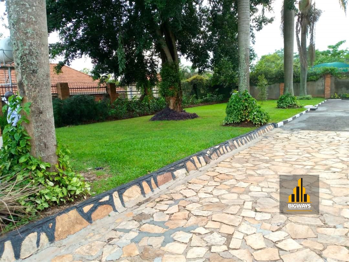 Bungalow for sale in Kololo Kampala