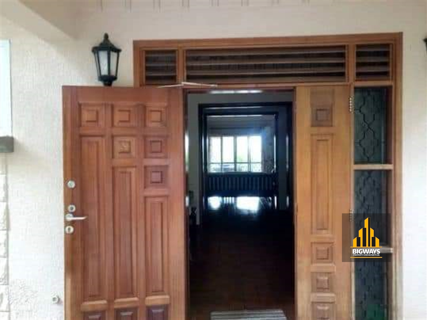 Storeyed house for sale in Munyonyo Kampala