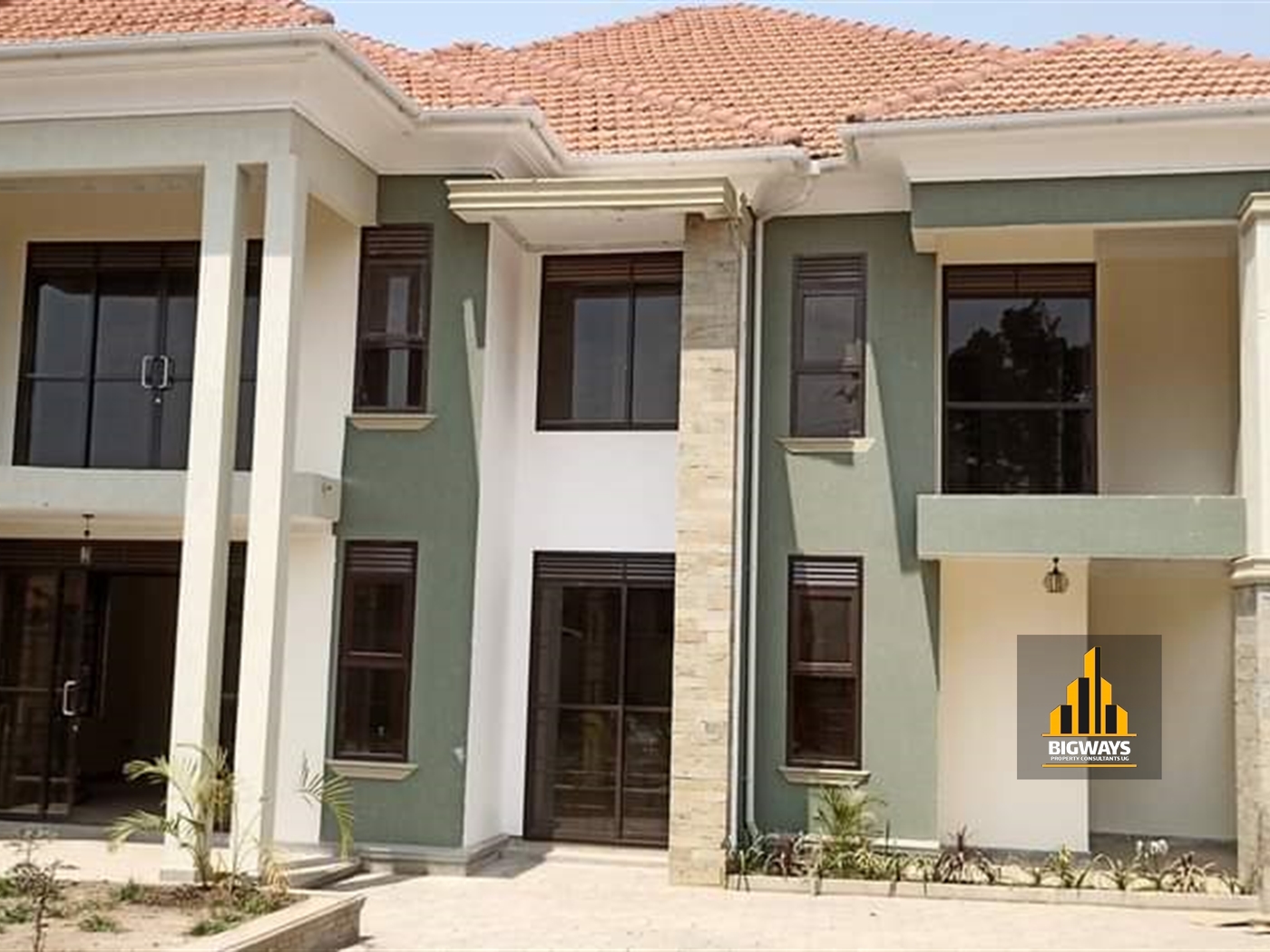 Mansion for sale in Kira Wakiso