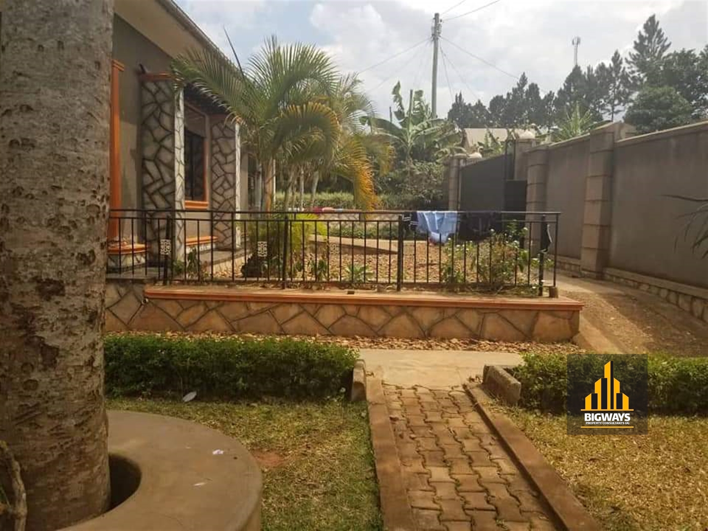 Storeyed house for sale in Maya Wakiso