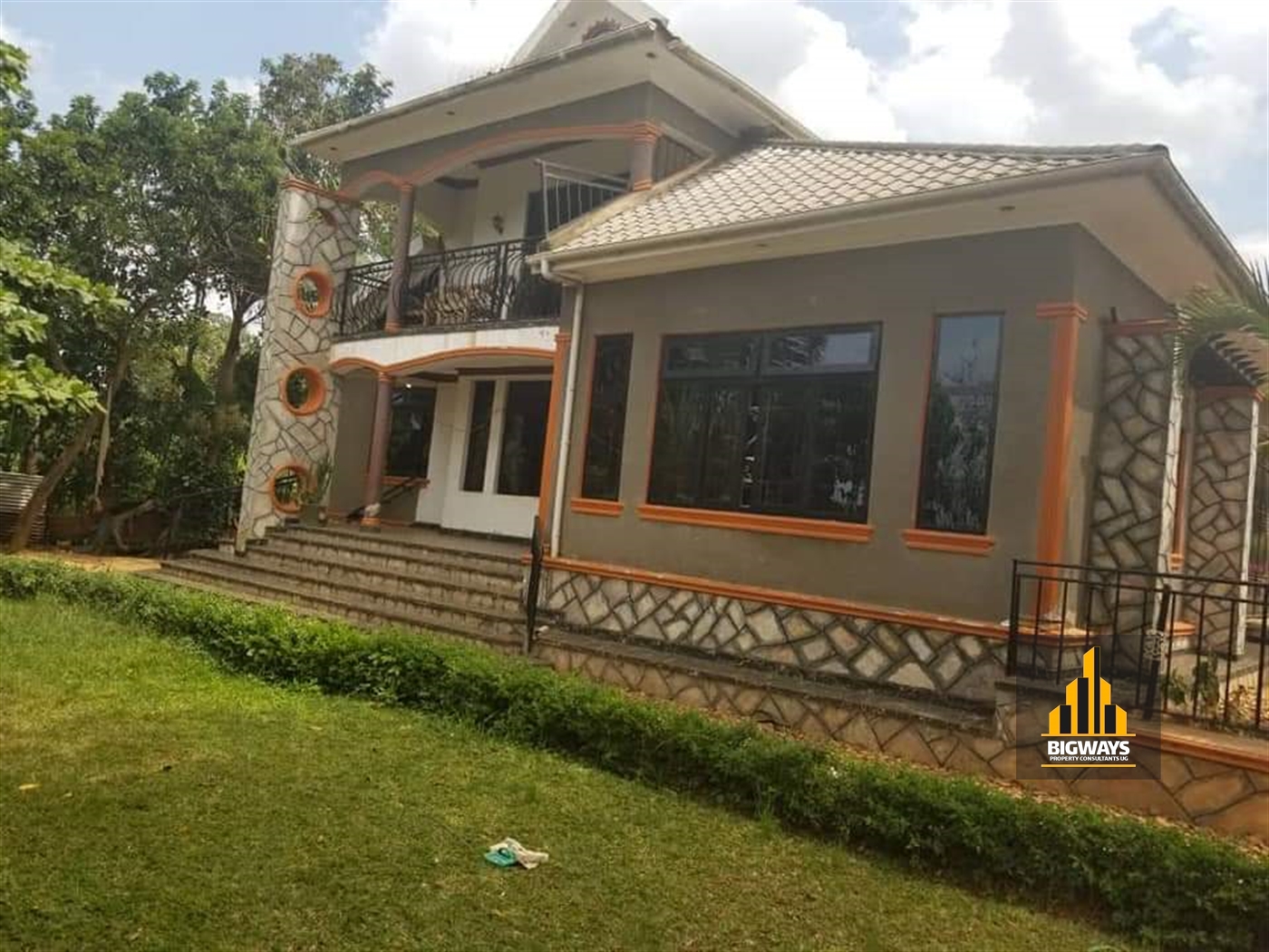 Storeyed house for sale in Maya Wakiso