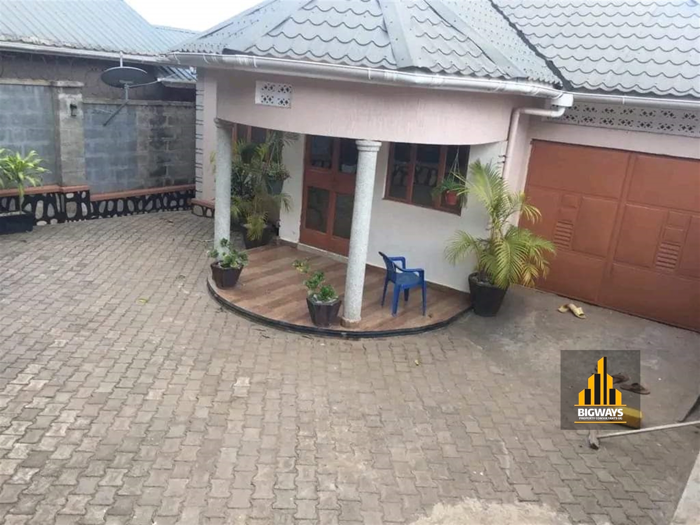 Bungalow for sale in Muyenga Kampala