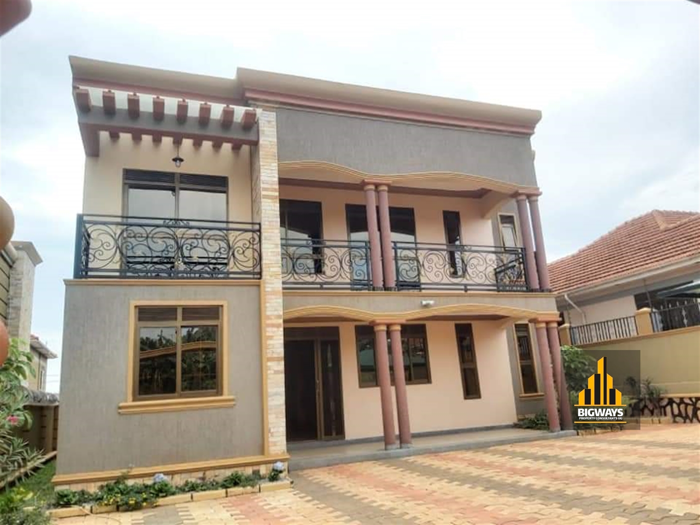 Storeyed house for sale in Bwebajja Wakiso