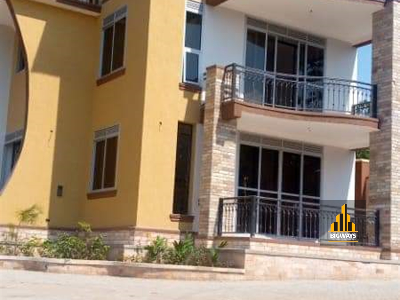 Mansion for sale in Munyonyo Kampala