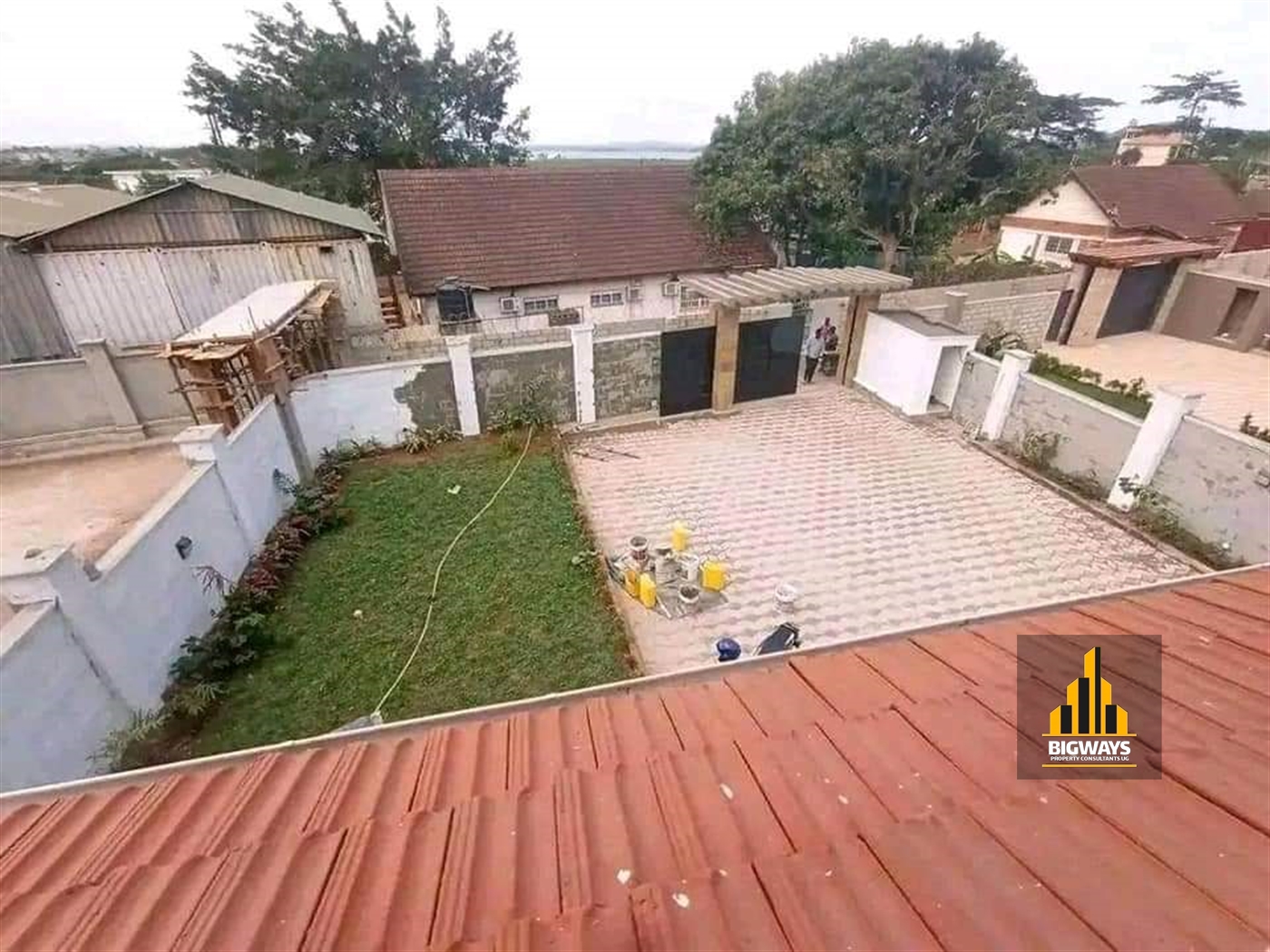 Storeyed house for sale in Munyonyo Kampala