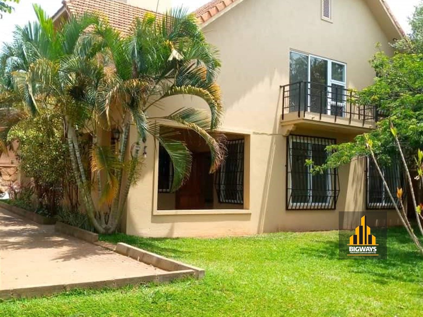 Storeyed house for sale in Lubowa Wakiso