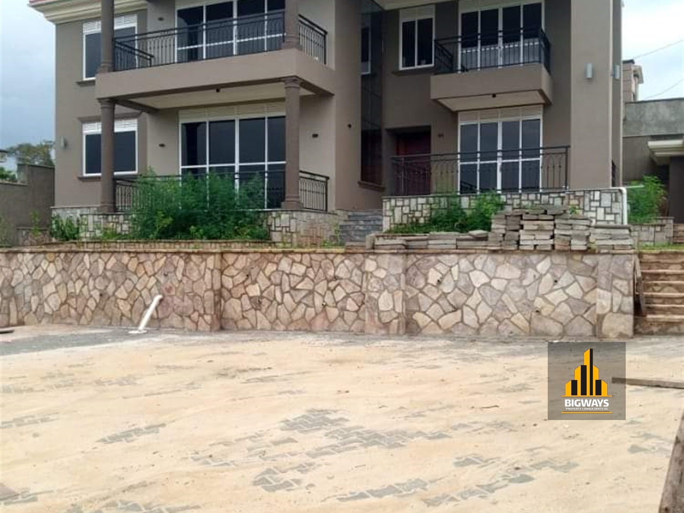 Mansion for sale in Munyonyo Kampala