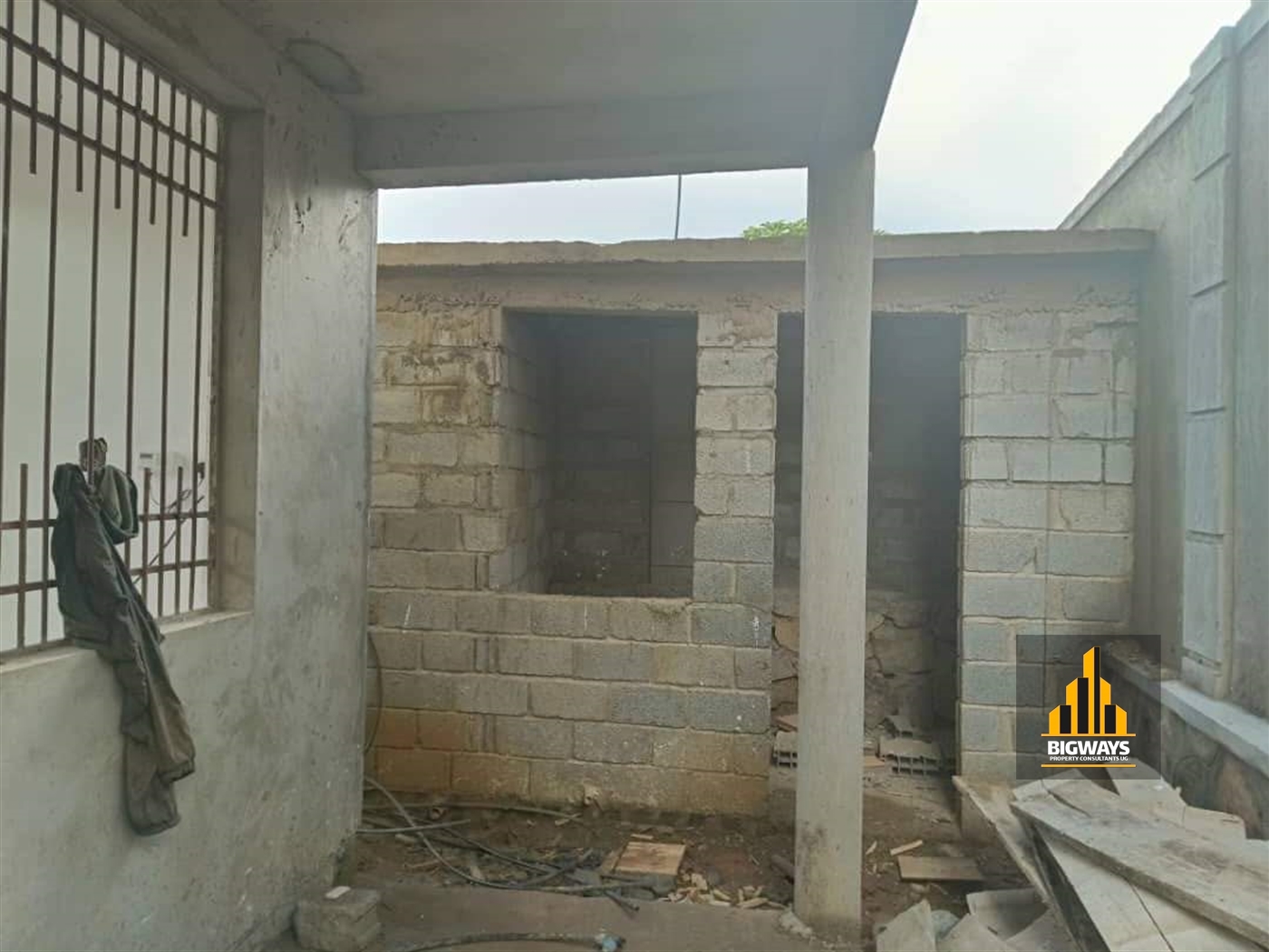 Shell House for sale in Mutungo Wakiso