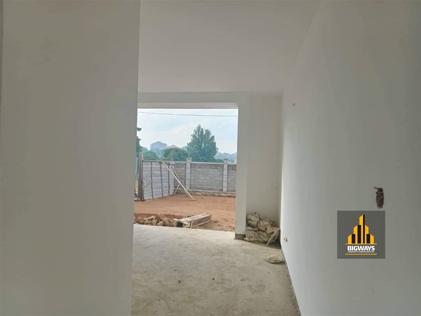 Shell House for sale in Mutungo Wakiso