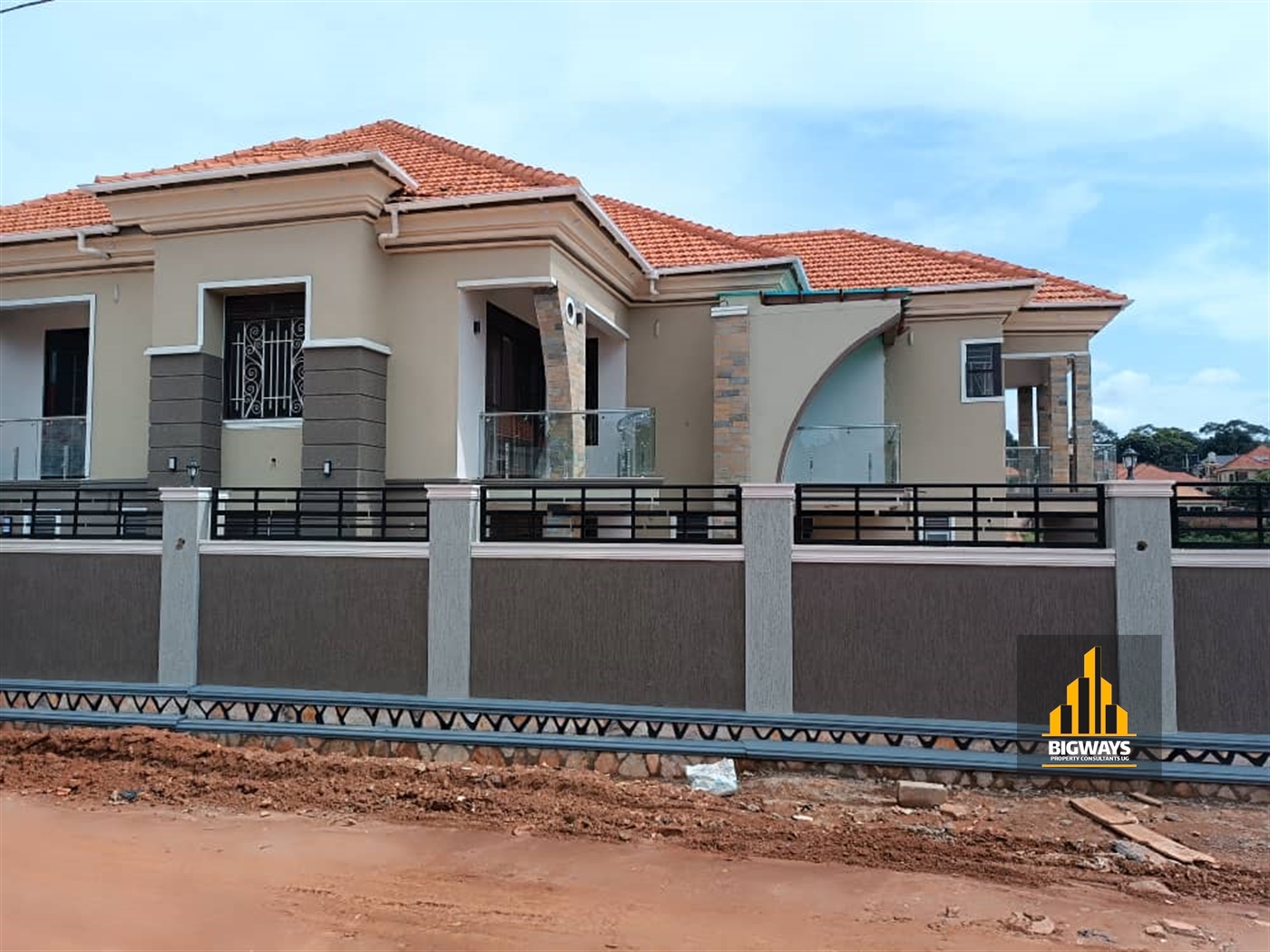 Villa for sale in Kira Wakiso