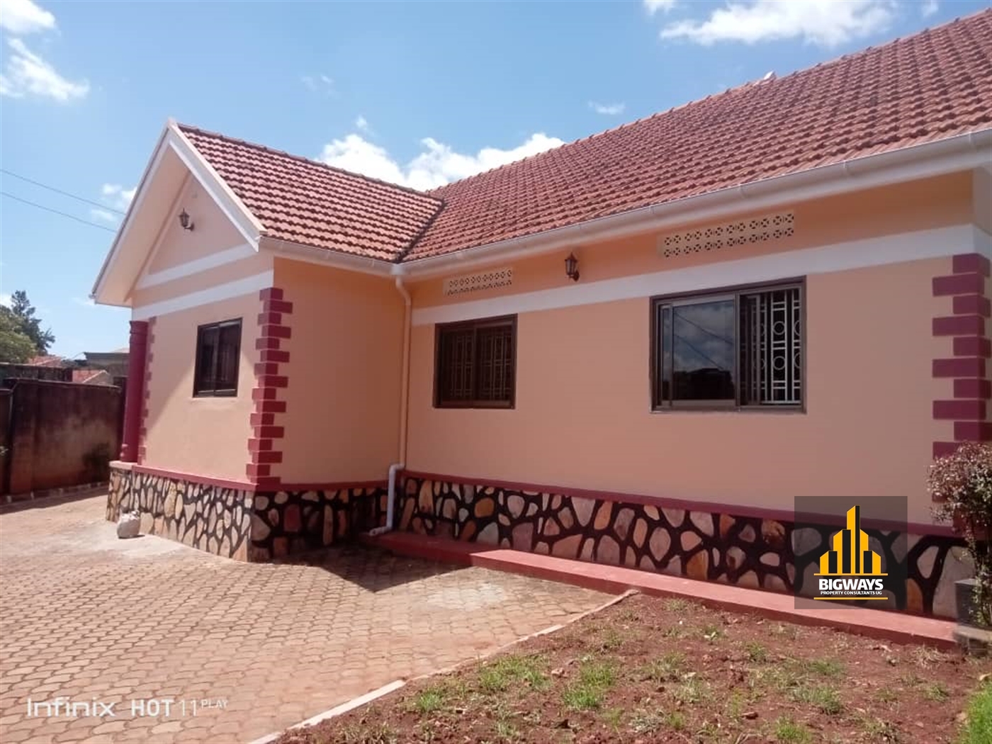 Bungalow for sale in Naguru Kampala