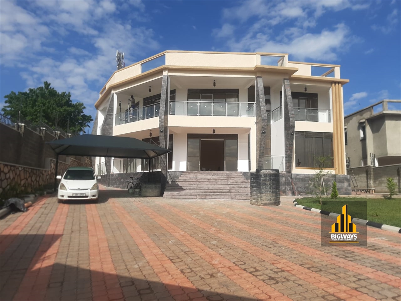 Mansion for sale in Munyonyo Kampala