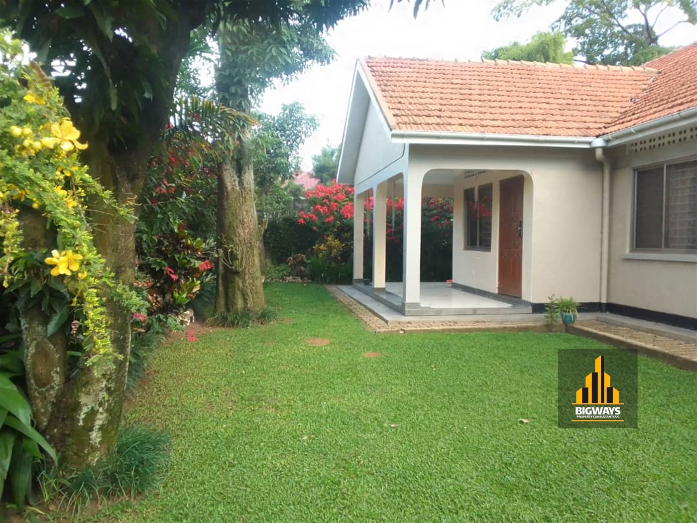 Bungalow for sale in Munyonyo Kampala