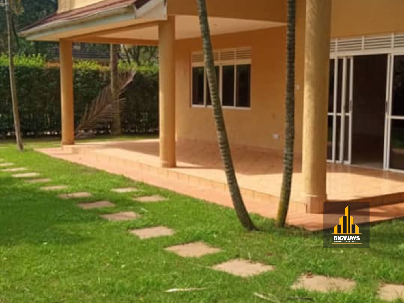 Storeyed house for sale in Munyonyo Kampala