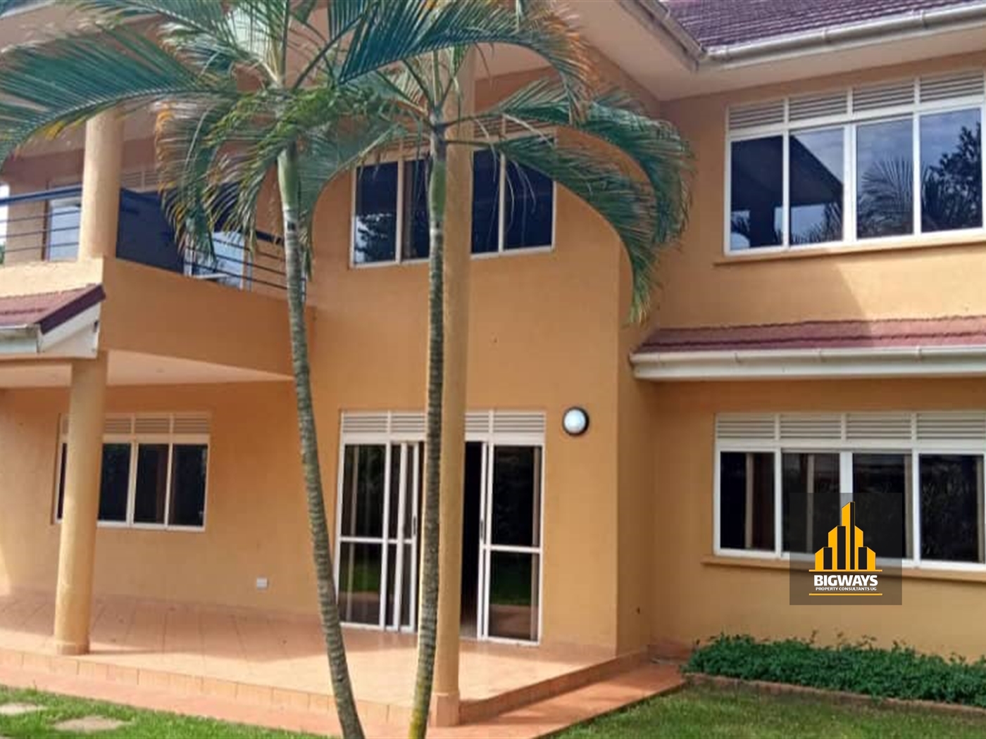 Storeyed house for sale in Munyonyo Kampala