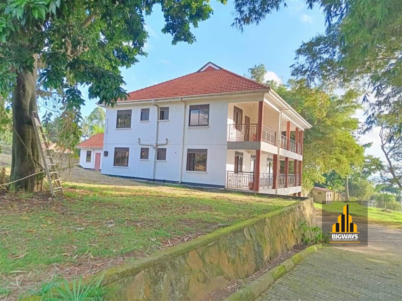 Storeyed house for sale in Kawuku Wakiso