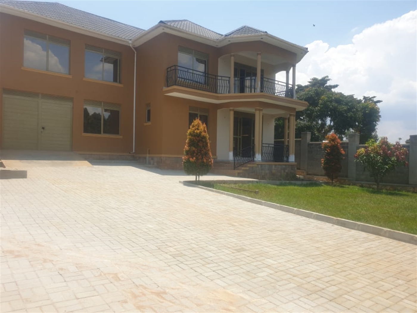 Storeyed house for sale in Namulanda Wakiso