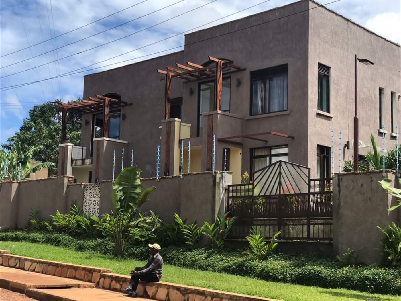 Villa for sale in Mutungo Kampala