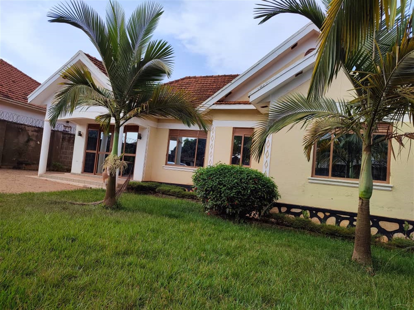 Bungalow for rent in Komamboga Kampala