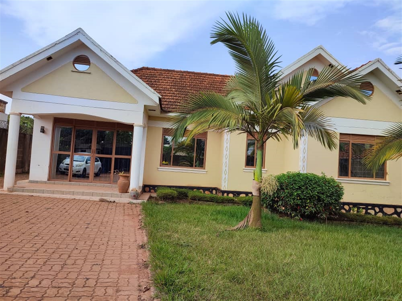 Bungalow for rent in Komamboga Kampala