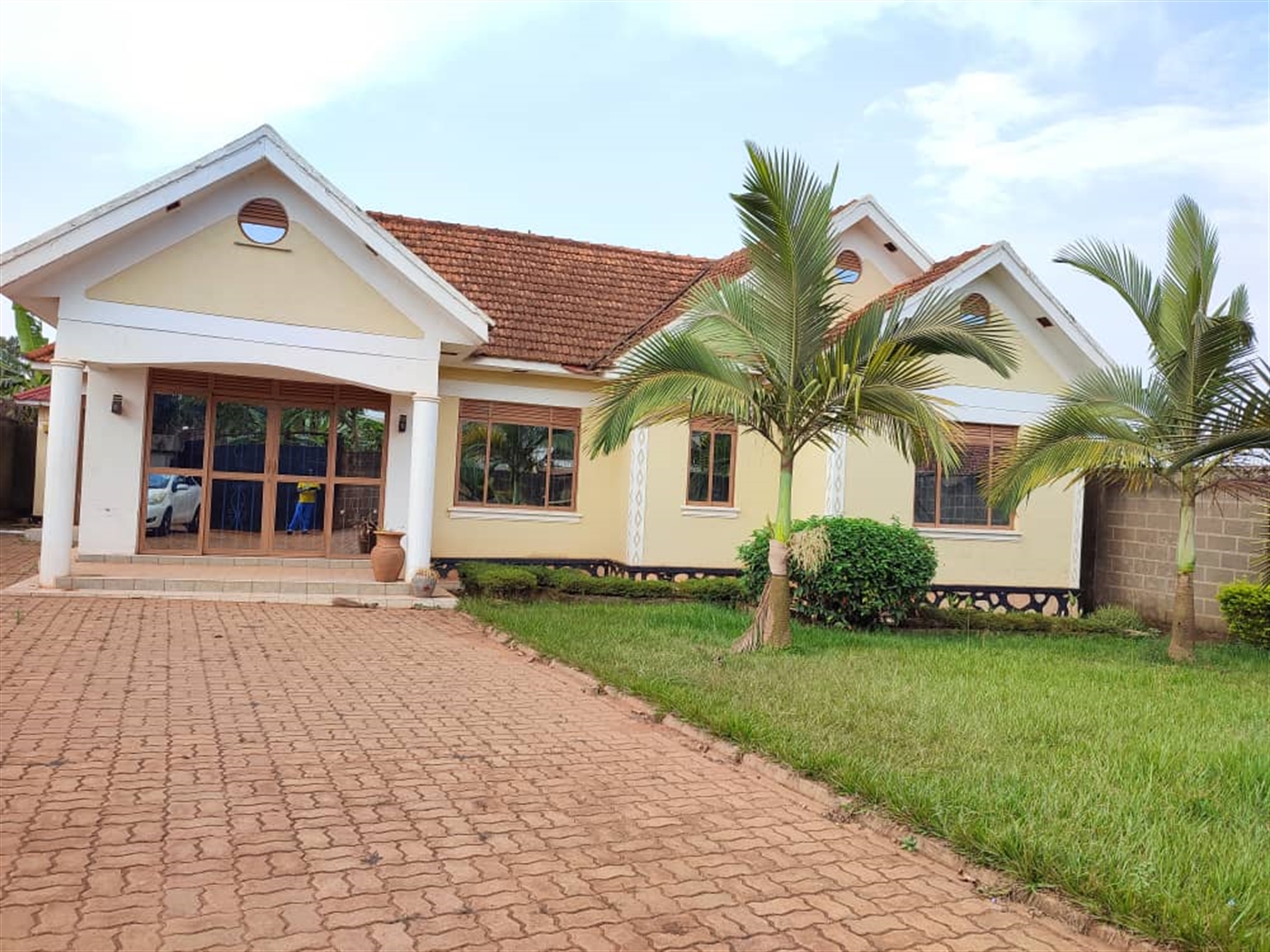 Bungalow for rent in Komamboga Kampala