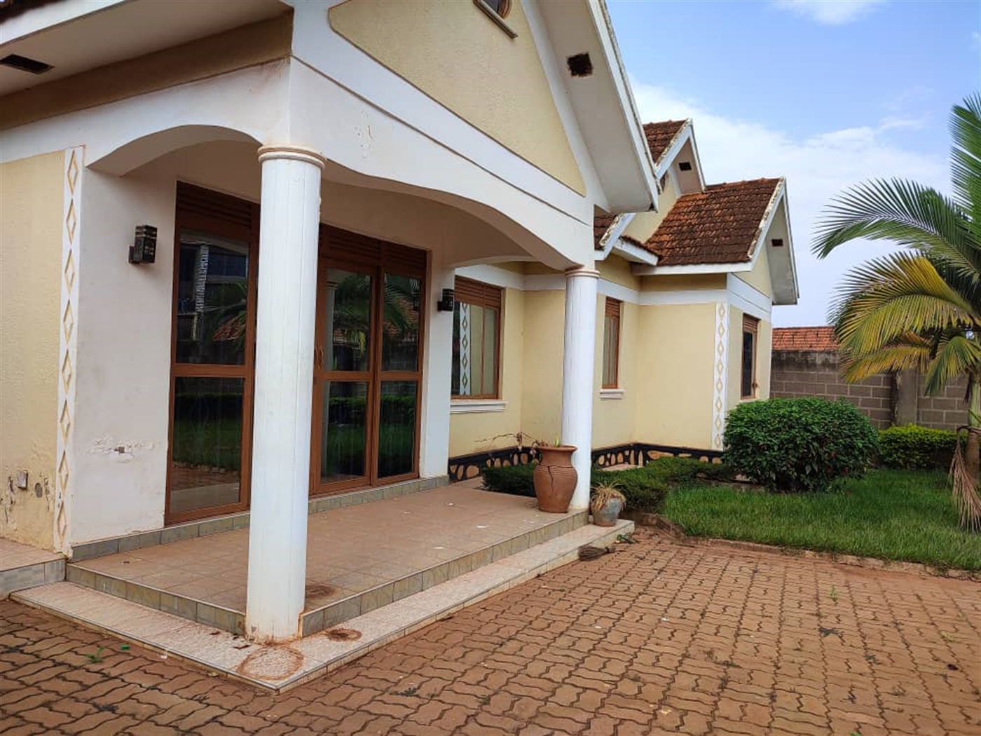 Bungalow for rent in Komamboga Kampala