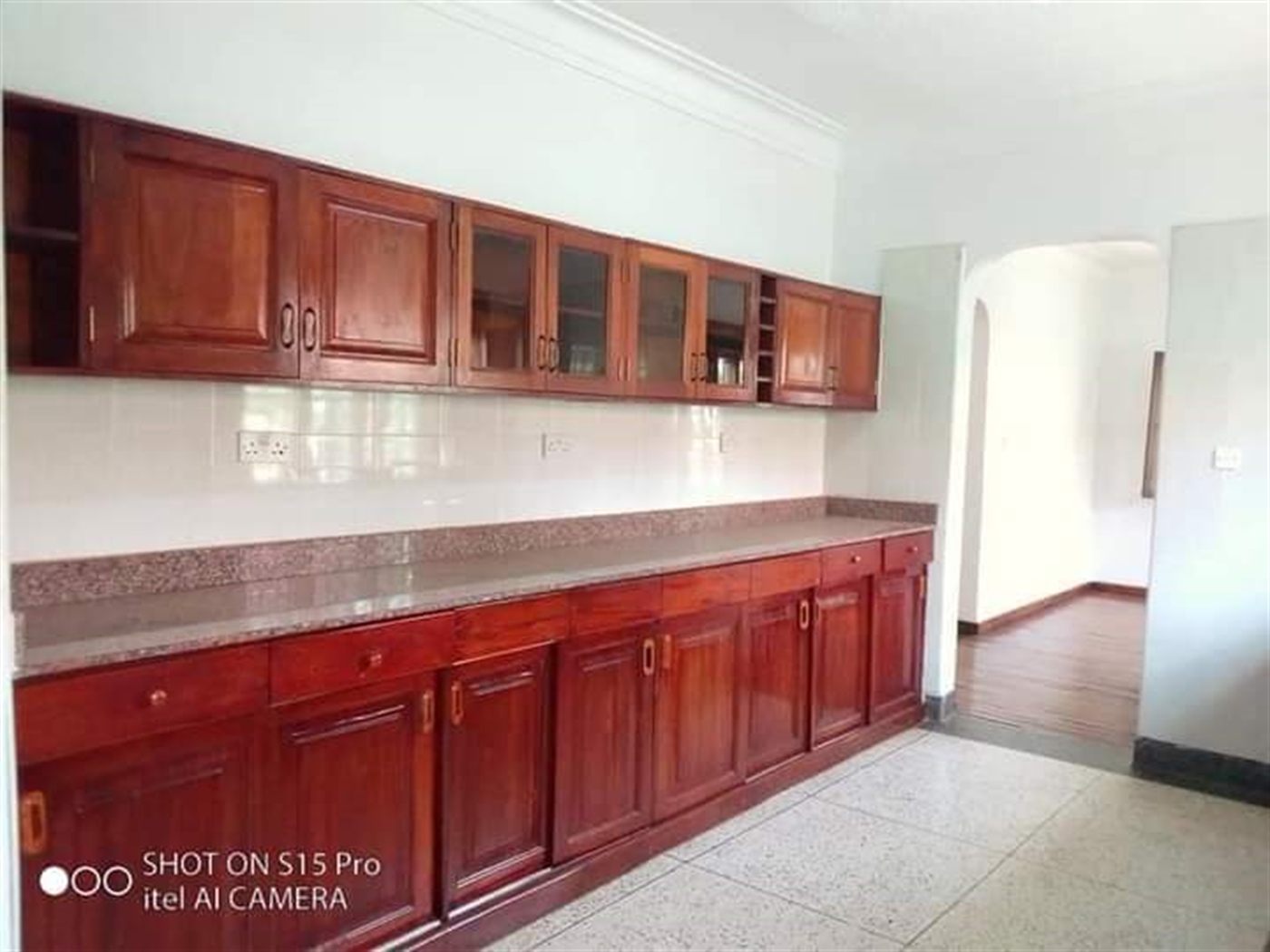 Bungalow for rent in Bugoloobi Kampala