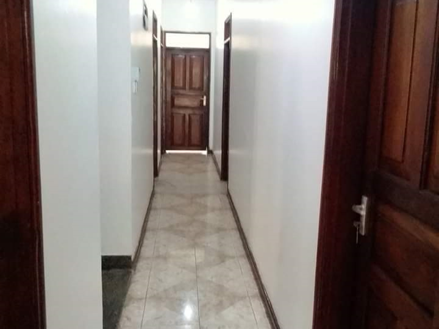 Bungalow for rent in Bugoloobi Kampala