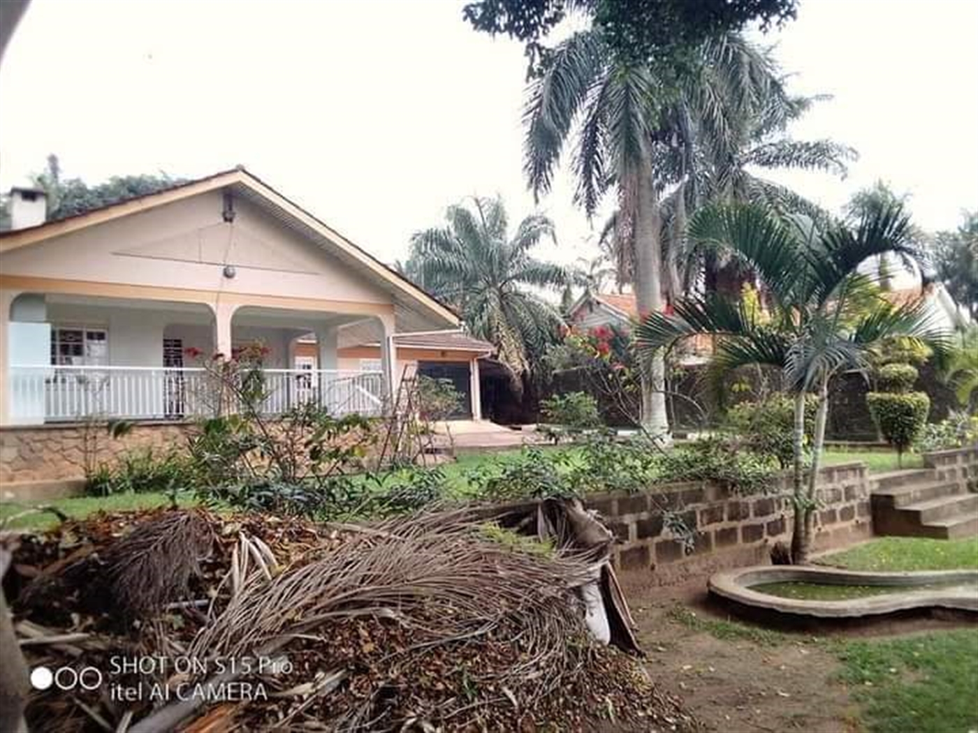 Bungalow for rent in Bugoloobi Kampala