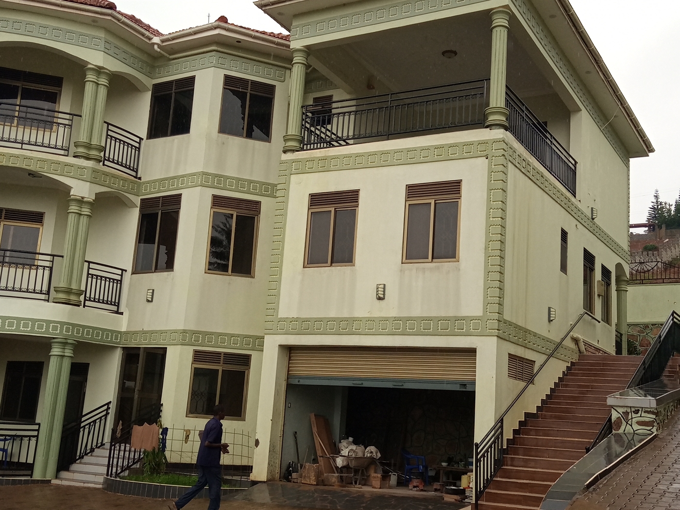 Storeyed house for rent in Bwebajja Wakiso