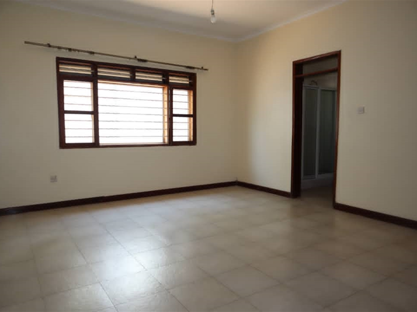 Bungalow for rent in Muyenga Kampala